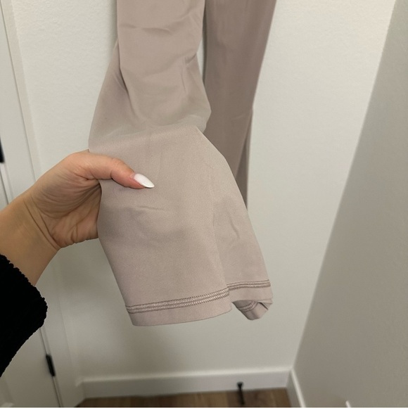 Aerie Offline Cross Over Waist Flare Leg Leggings Size Large Grayish Pink - Picture 8 of 8